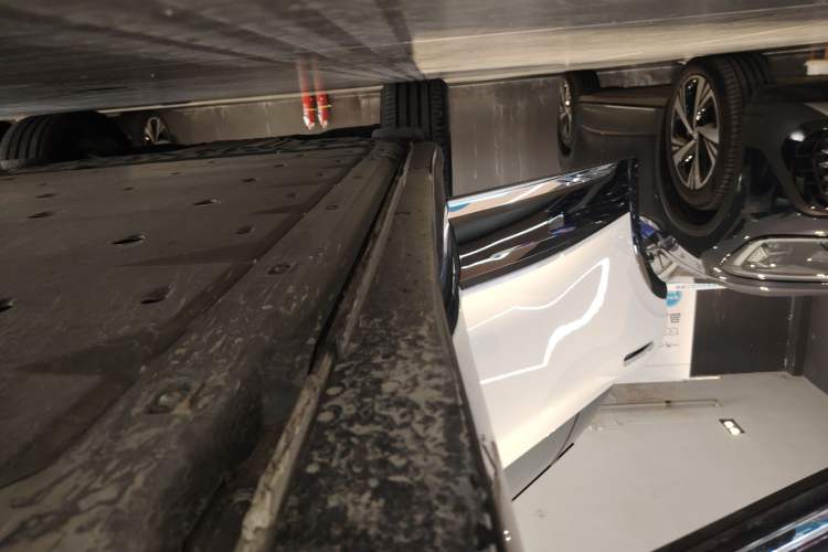Used Volkswagen ID.6 CROZZ 2024 PRO Model Right Side Sill