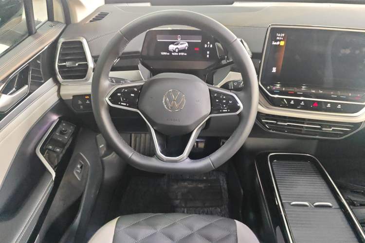 Used Volkswagen ID.6 CROZZ 2024 PRO Model Steering Wheel