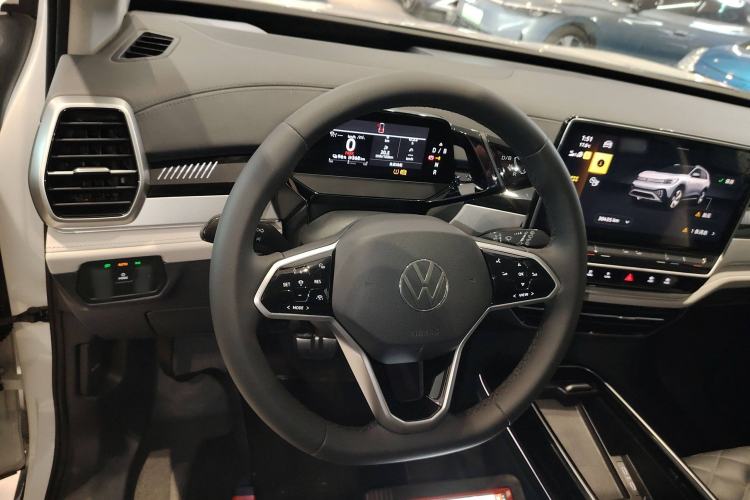 Used Volkswagen ID.6 CROZZ 2024 PRO Model Steering Wheel