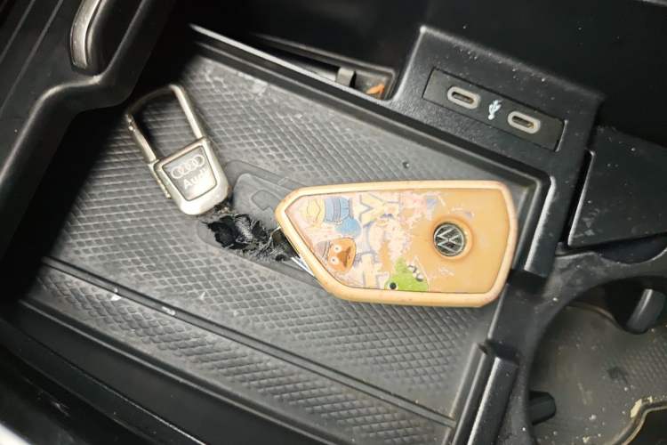 Used Volkswagen ID.6 CROZZ 2024 PRO Model Vehicle Key