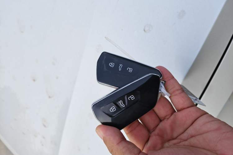 Used Volkswagen ID.6 CROZZ 2024 PRO Model Vehicle Key
