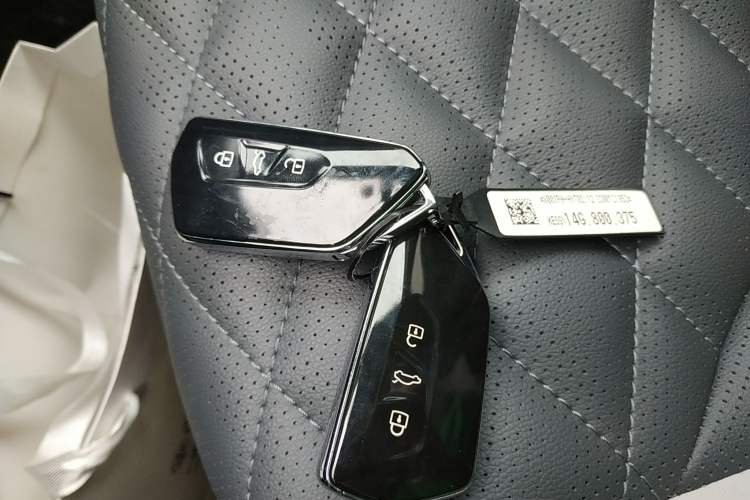 Used Volkswagen ID.6 CROZZ 2024 PRO Model Vehicle Key