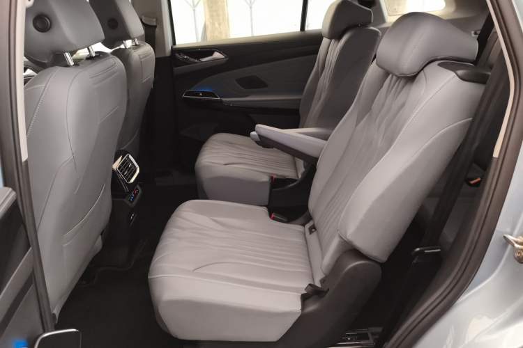Used Volkswagen ID.6 X 2023 Upgraded Model Ultra-Long Range Version Interior 4