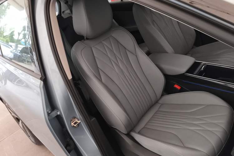 Used Volkswagen ID.6 X 2023 Upgraded Model Ultra-Long Range Version Right Front Seat