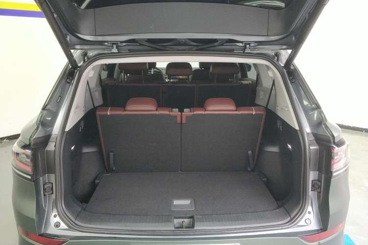 Used Volkswagen ID.6 X 2022 Smart Enjoyment Long-Range Edition Trunk