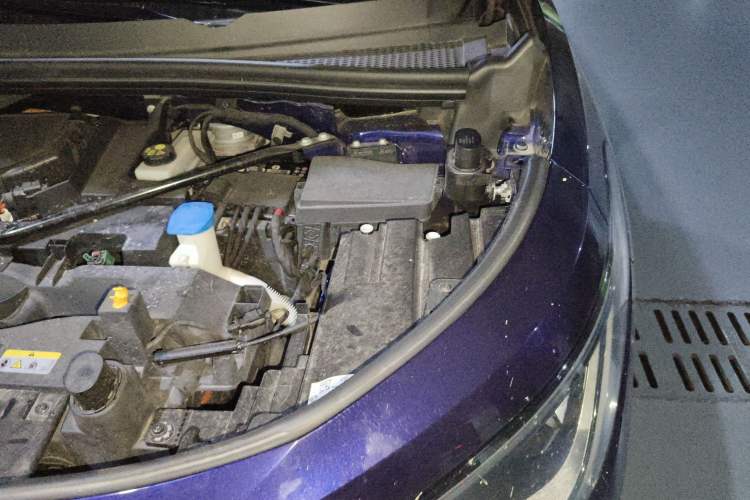Used Volkswagen ID.6 X 2021 Pro Smart Long-Range Edition Engine Bay Left
