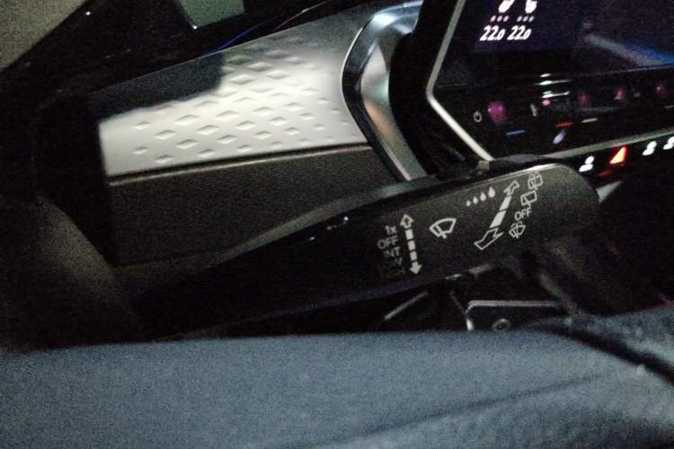 Used Volkswagen ID.6 X 2021 Pro Smart Long-Range Edition Gear Lever