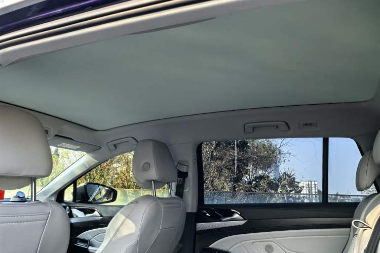 Used Volkswagen ID.6 X 2021 Pro Smart Long-Range Edition Headliner