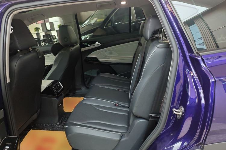 Used Volkswagen ID.6 X 2021 Pure+ Long-Range Edition Interior 4