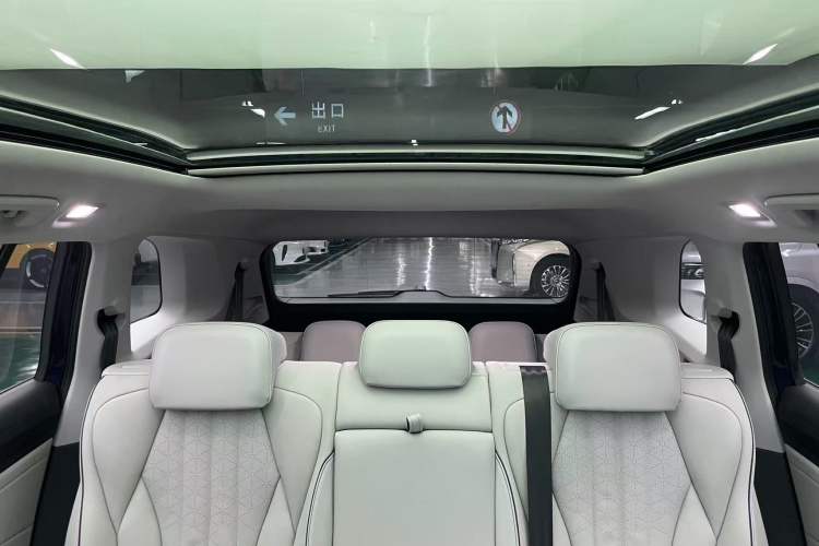 Used Volkswagen ID.6 X 2021 Pro Smart Long-Range Edition Interior 8