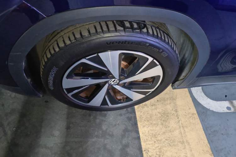 Used Volkswagen ID.6 X 2021 Pro Smart Long-Range Edition Left Front Wheel Hub