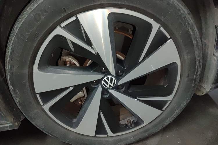 Used Volkswagen ID.6 X 2021 1st Edition ID. First Impression Edition Right Front Wheel Hub