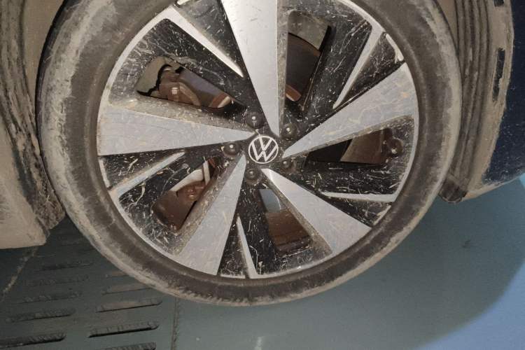 Used Volkswagen ID.6 X 2021 Pro Smart Long-Range Edition Right Front Wheel Hub