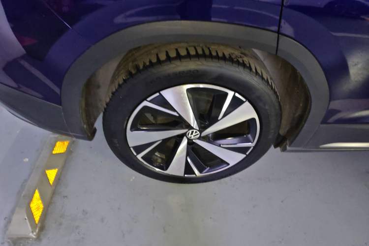 Used Volkswagen ID.6 X 2021 Pro Smart Long-Range Edition Right Rear Wheel Hub