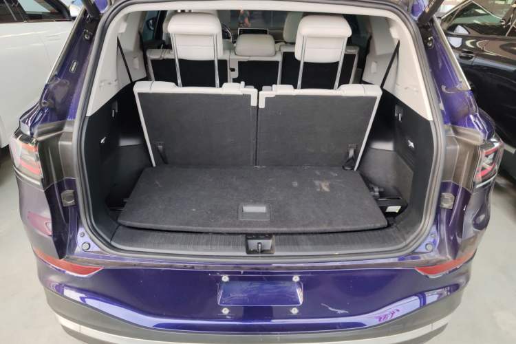 Used Volkswagen ID.6 X 2021 Pro Smart Long-Range Edition Trunk
