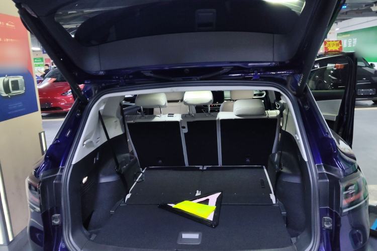 Used Volkswagen ID.6 X 2021 Pro Smart Long-Range Edition Trunk