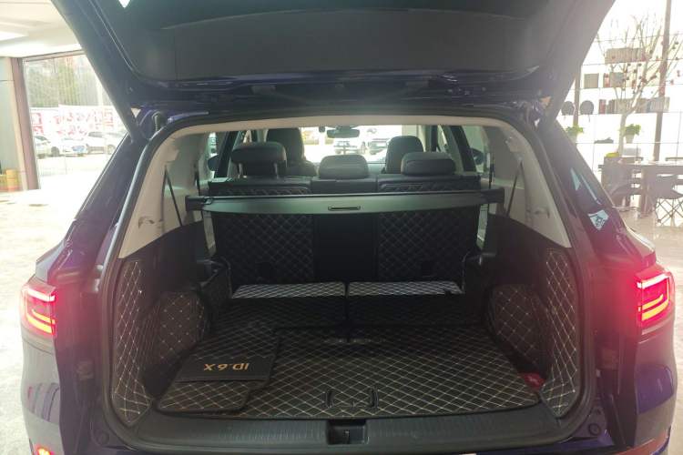 Used Volkswagen ID.6 X 2021 Pure+ Long-Range Edition Trunk