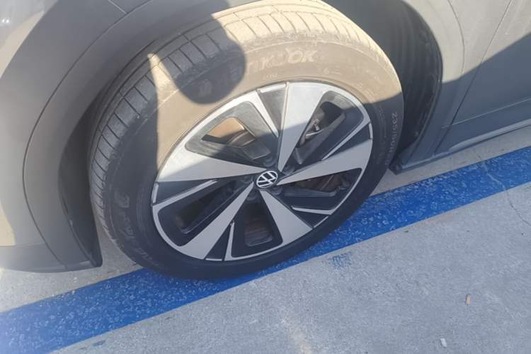 Used Volkswagen ID.6 X 2021 Pro Smart Long-Range Edition Left Front Wheel Hub