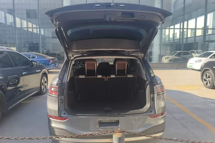 Used Volkswagen ID.6 X 2021 Pro Smart Long-Range Edition Trunk