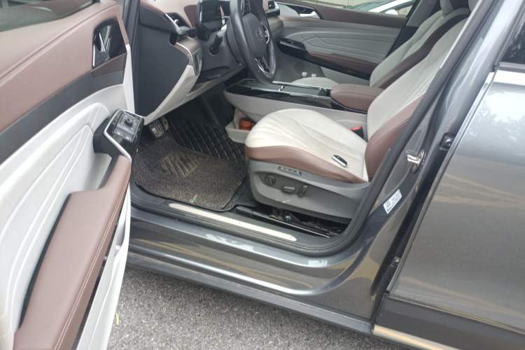 Used Volkswagen ID.6 X 2021 Pro Smart Long-Range Edition Driver Seat