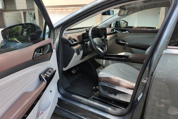 Used Volkswagen ID.6 X 2021 Pro Smart Long-Range Edition Driver Seat