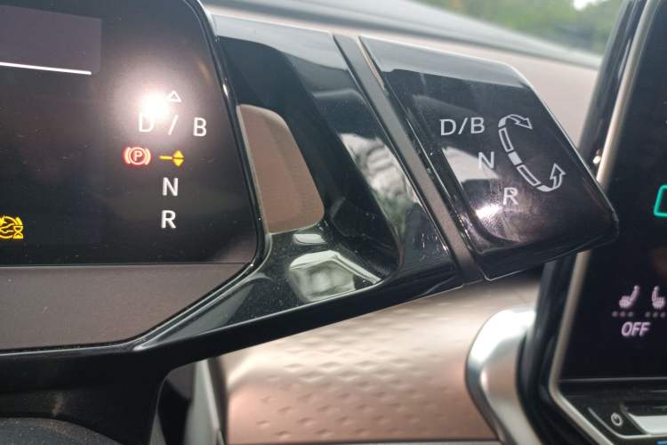 Used Volkswagen ID.6 X 2021 Pro Smart Long-Range Edition Gear Lever