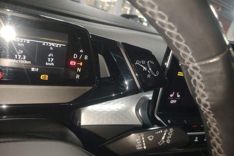 Used Volkswagen ID.6 X 2021 Pro Smart Long-Range Edition Gear Lever