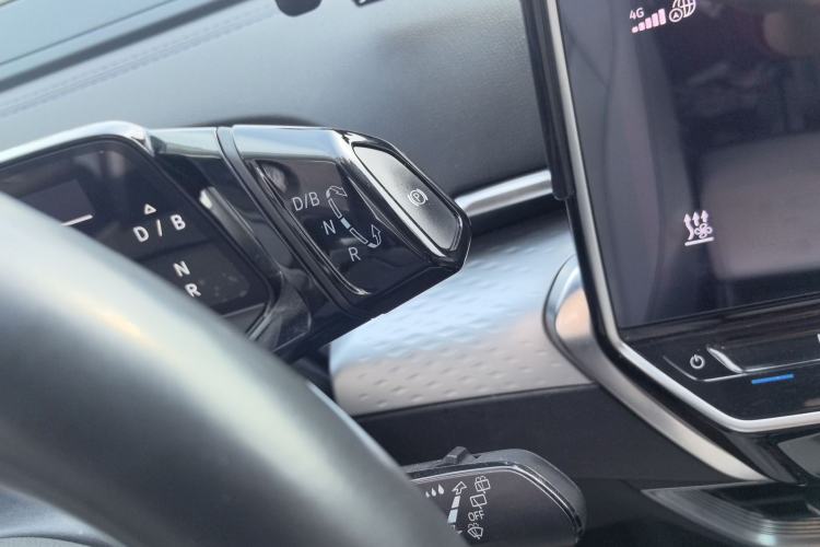 Used Volkswagen ID.6 X 2021 Pure+ Long-Range Edition Gear Lever