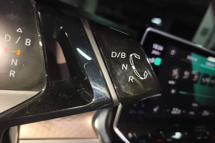 Used Volkswagen ID.6 X 2021 1st Edition ID. First Impression Edition Gear Lever