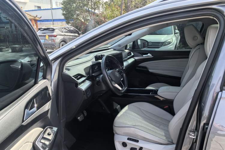 Used Volkswagen ID.6 X 2021 Pure+ Long-Range Edition Interior 1