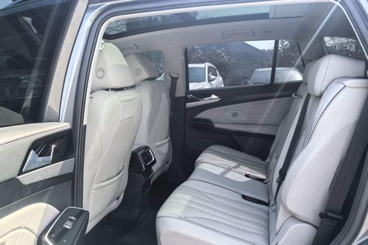 Used Volkswagen ID.6 X 2021 Pure+ Long-Range Edition Interior 2
