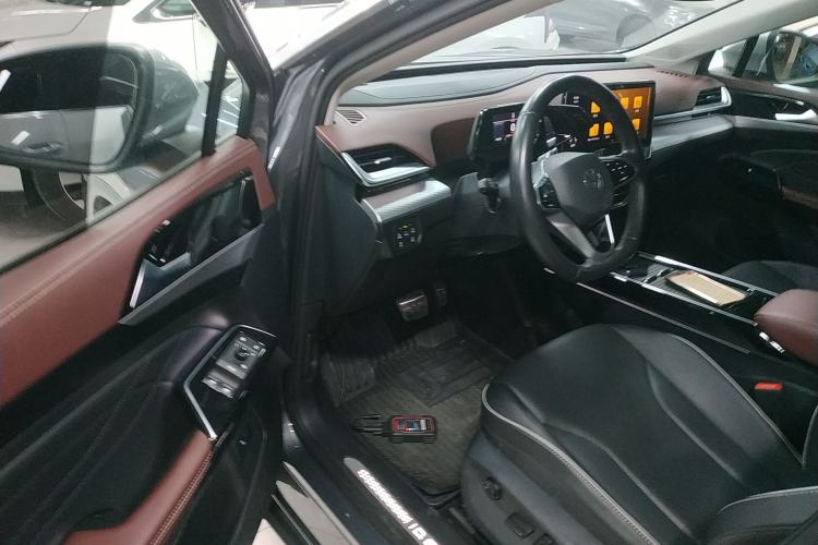 Used Volkswagen ID.6 X 2021 Revised Version Pure+ Long-Range Edition Interior 3