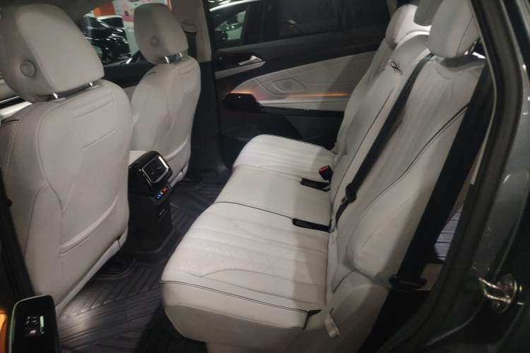 Used Volkswagen ID.6 X 2021 Pro Smart Long-Range Edition Interior 4