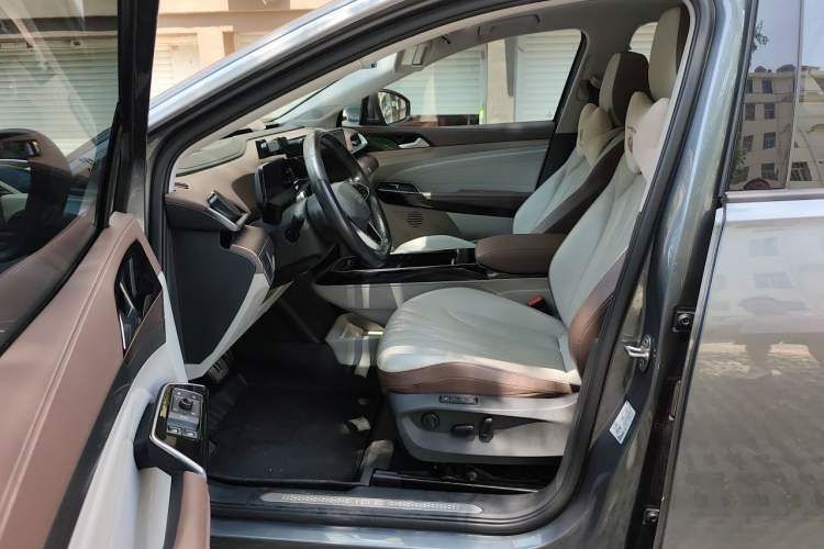 Used Volkswagen ID.6 X 2021 Pro Smart Long-Range Edition Left Front Seat