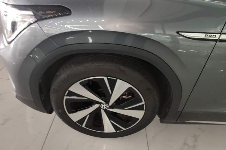 Used Volkswagen ID.6 X 2021 Pro Smart Long-Range Edition Left Front Wheel Hub