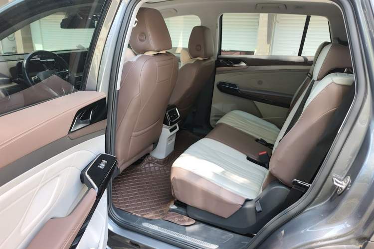 Used Volkswagen ID.6 X 2021 Pro Smart Long-Range Edition Left Rear Seat