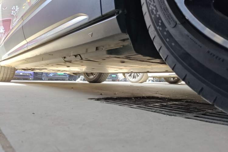 Used Volkswagen ID.6 X 2021 1st Edition ID. First Impression Edition Left Side Sill