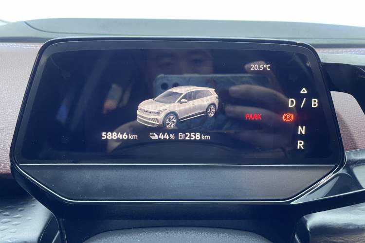 Used Volkswagen ID.6 X 2021 Pro Smart Long-Range Edition Odometer Close Up
