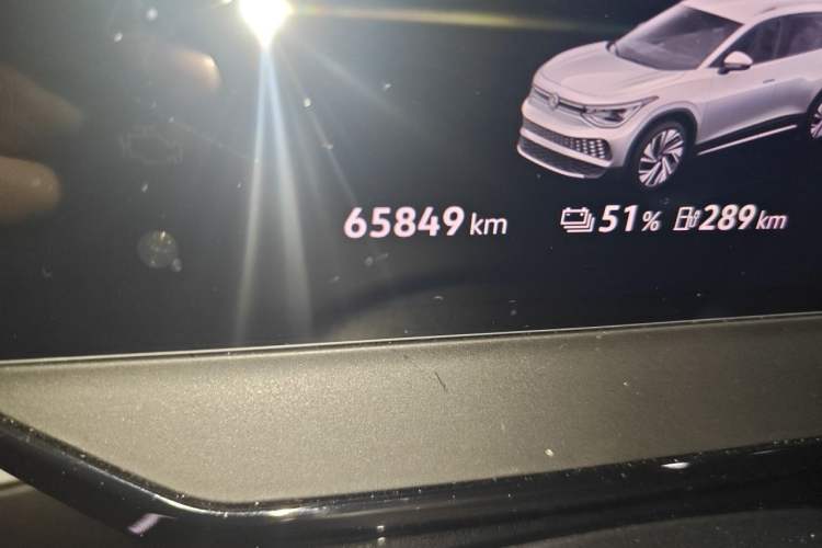 Used Volkswagen ID.6 X 2021 Pro Smart Long-Range Edition Odometer Close Up