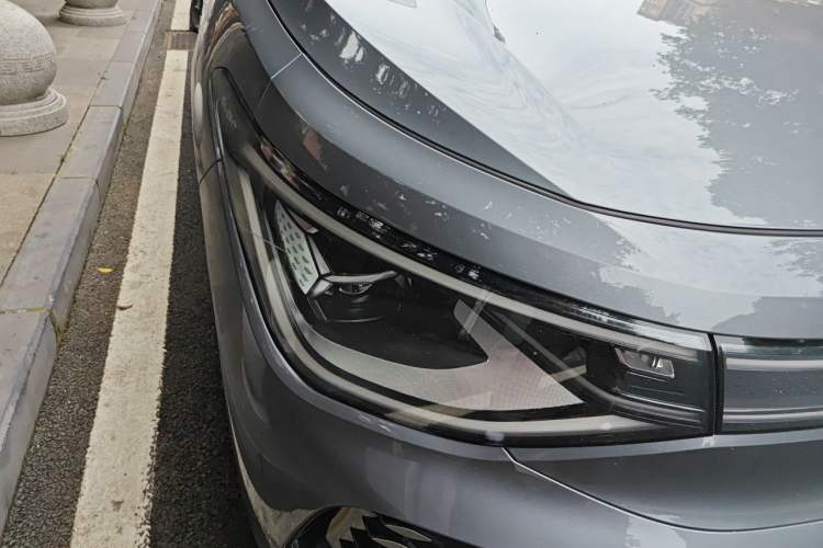 Used Volkswagen ID.6 X 2021 Pro Smart Long-Range Edition Right Front Headlight