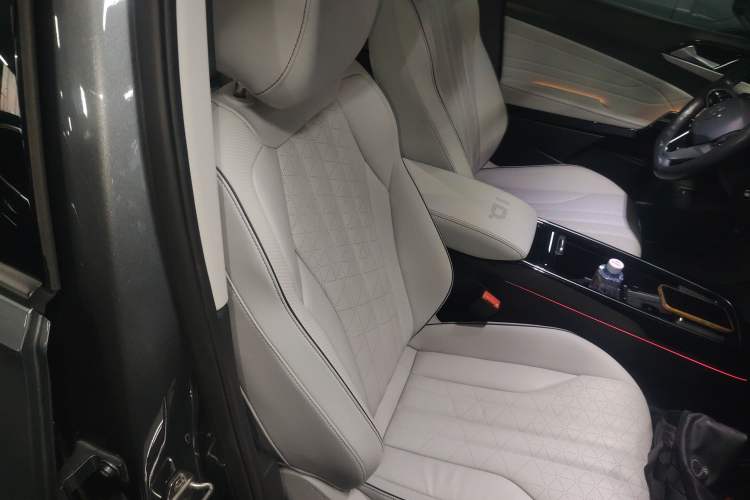 Used Volkswagen ID.6 X 2021 Pro Smart Long-Range Edition Right Front Seat