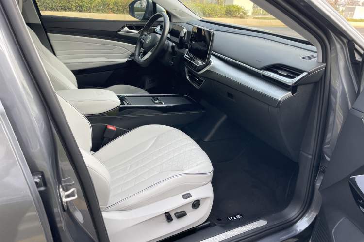 Used Volkswagen ID.6 X 2021 1st Edition ID. First Impression Edition Right Front Seat