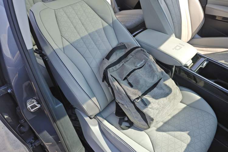 Used Volkswagen ID.6 X 2021 1st Edition ID. First Impression Edition Right Front Seat