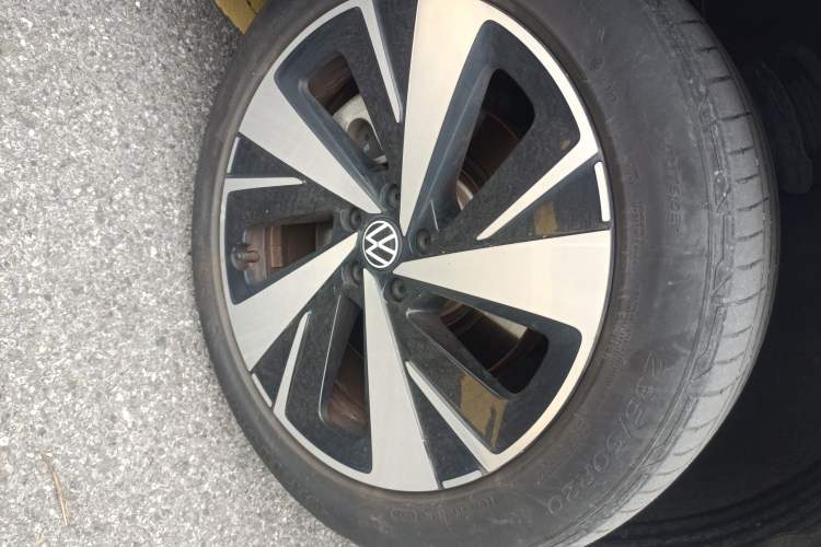 Used Volkswagen ID.6 X 2021 Pro Smart Long-Range Edition Right Front Wheel Hub