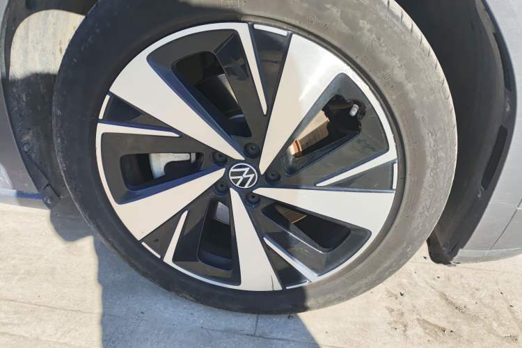 Used Volkswagen ID.6 X 2021 Pro Smart Long-Range Edition Right Front Wheel Hub