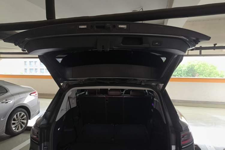 Used Volkswagen ID.6 X 2021 Revised Version Pure+ Long-Range Edition Trunk