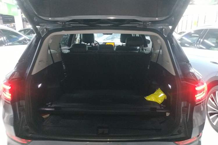 Used Volkswagen ID.6 X 2021 Revised Version Pure+ Long-Range Edition Trunk