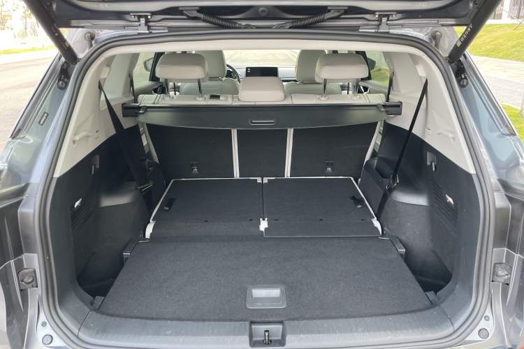 Used Volkswagen ID.6 X 2021 1st Edition ID. First Impression Edition Trunk