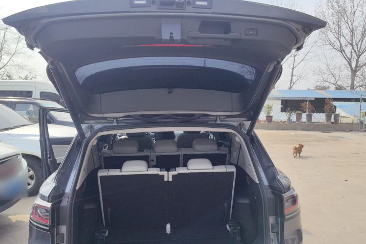 Used Volkswagen ID.6 X 2021 Pure+ Long-Range Edition Trunk