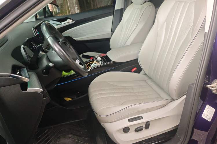 Used Volkswagen ID.6 X 2021 Pro Smart Long-Range Edition Left Front Seat